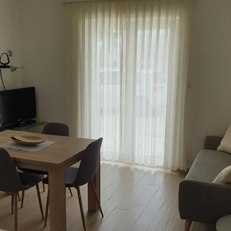 Filip Vedran アパート